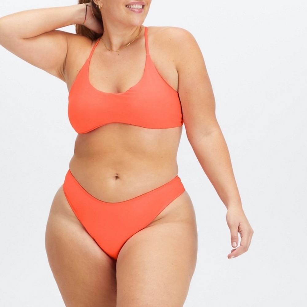 NWT Fabletics Scoop Neck Bikini Top
